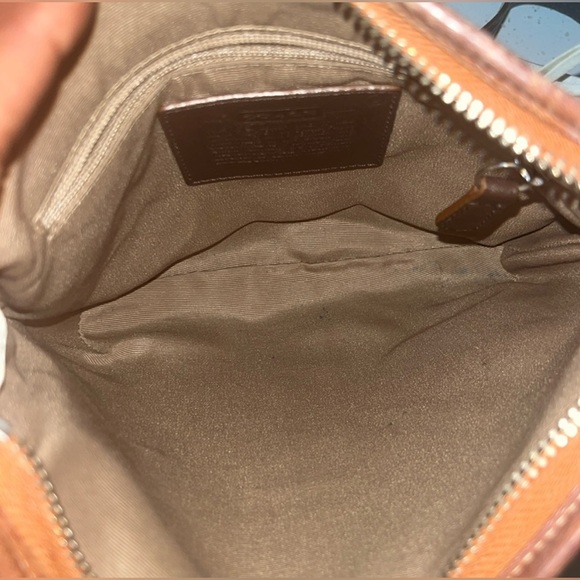 Vintage Coach Leather Classic Crossbody Bag - Picture 3 of 3